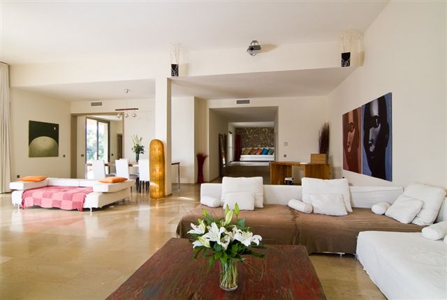 Prachtige nieuwe villa in Roca Llisa te koop