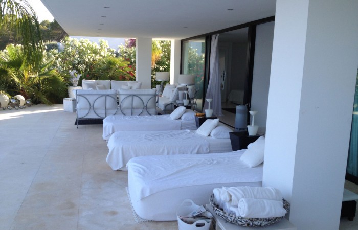 Modern zeven slaapkamer villa te koop in Vista Alegre