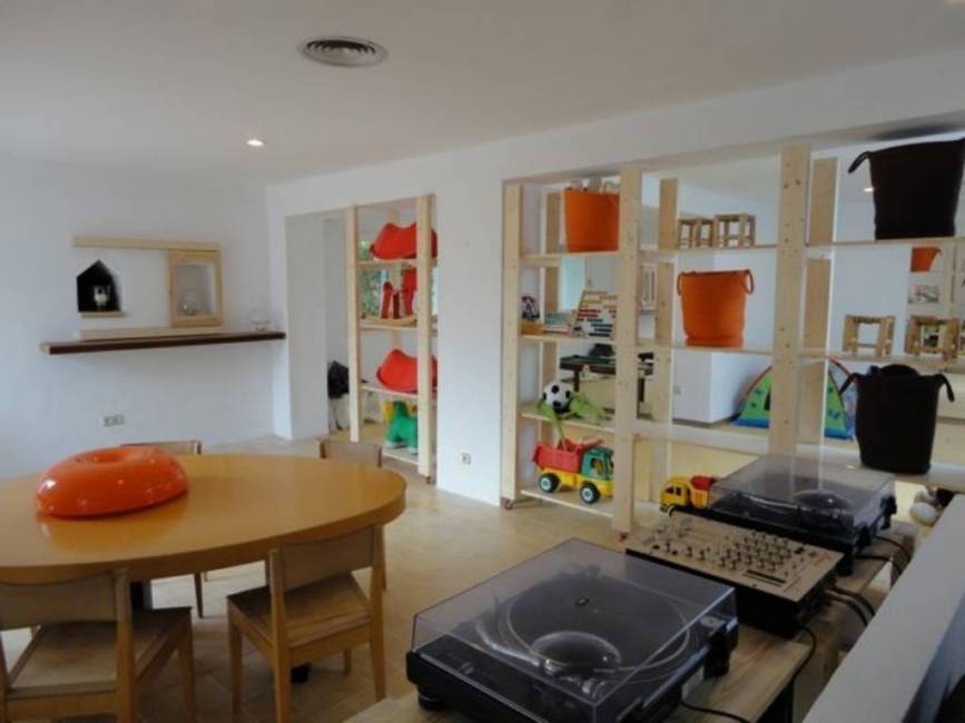 Gezellig huis met drie slaapkamers te koop in Ibiza