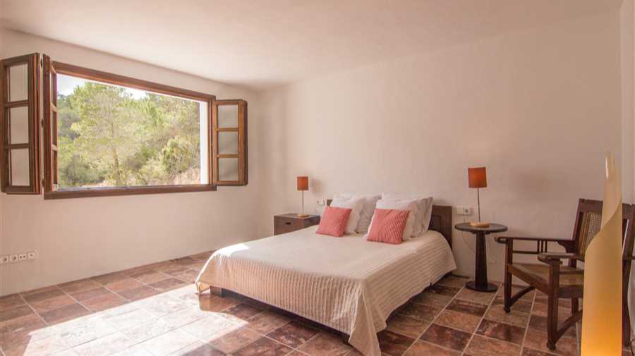Nieuwe villa met uitzicht op de baai van San Antonio en de vallei van San Agustin