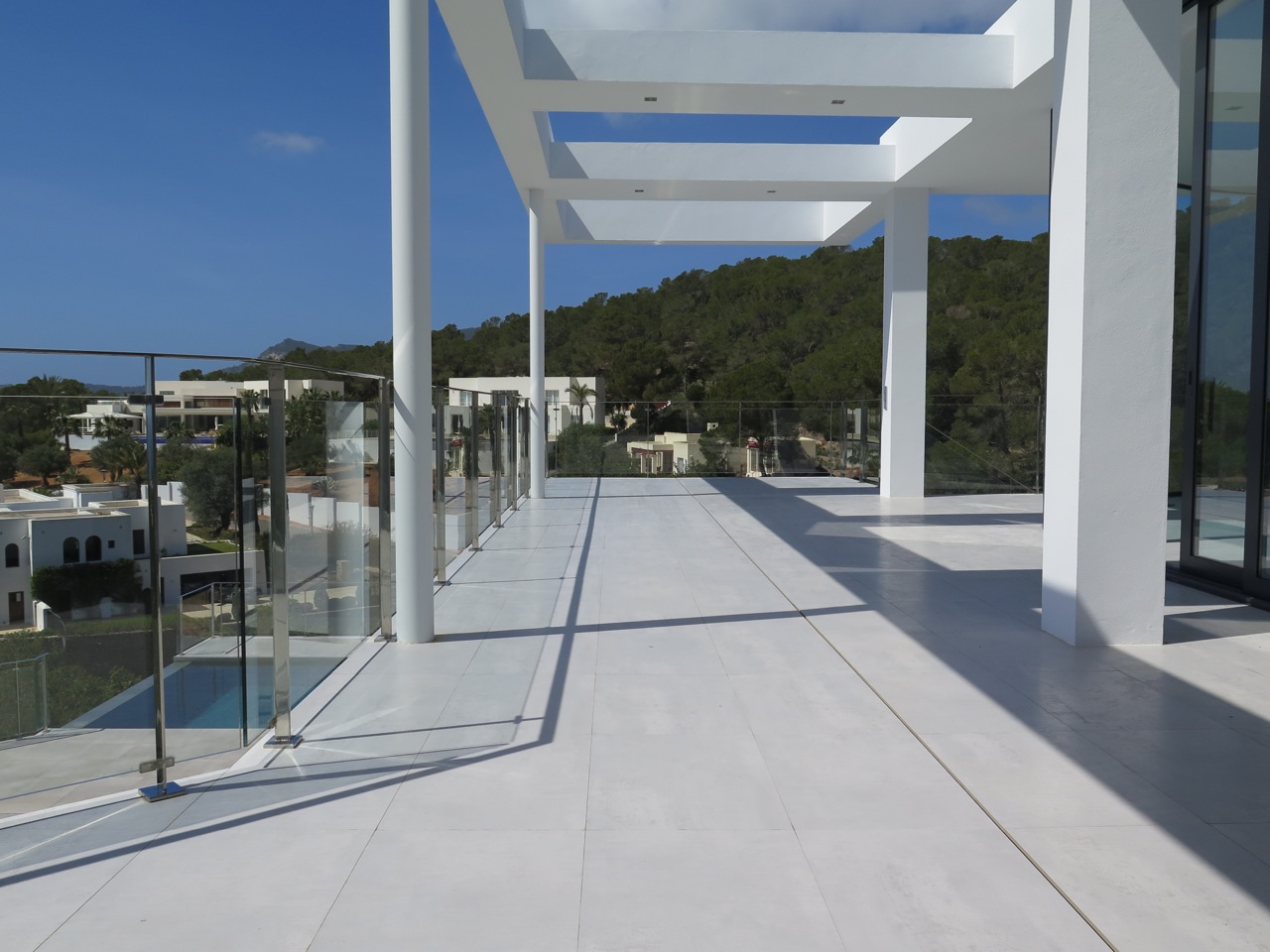 Nieuwe moderne villa te koop in Vista Alegre