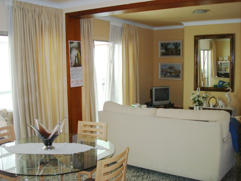 Gezellig appartement met vier slaapkamers te koop in Ibiza