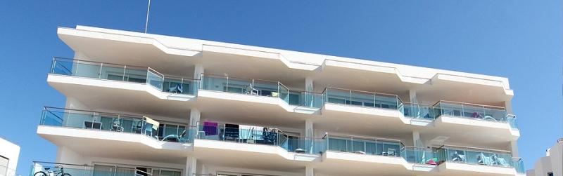 Condominium met 12 appartementen en een Beach Club te koop