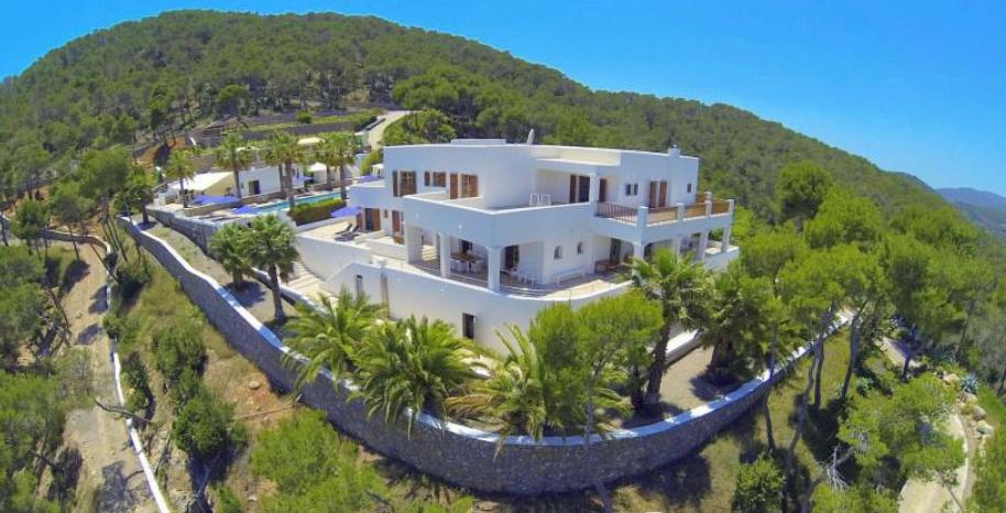 De meeste luxe luxe villa op een berg in de buurt van San Carlos
