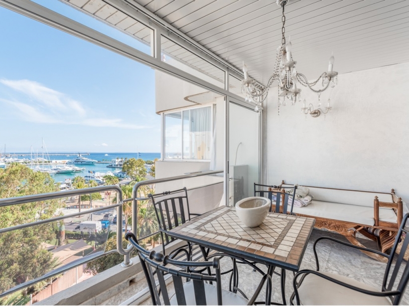 Elegant penthouse in Marina Botafoch met uitzicht te koop