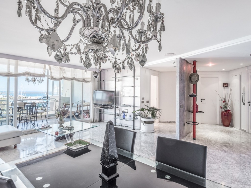 Elegant penthouse in Marina Botafoch met uitzicht te koop