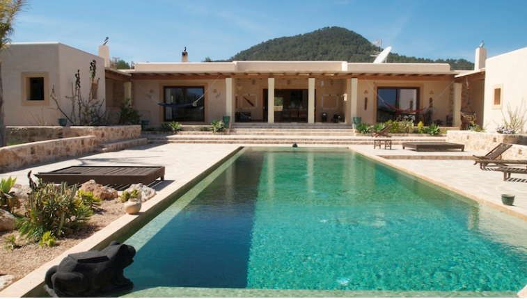 Nieuwe en mooie villa in San Agustin te koop