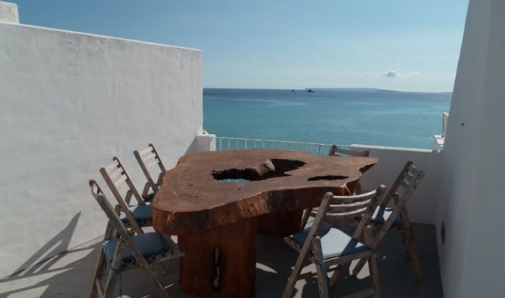 slaapkamer huis twee in de haven van Ibiza te koop