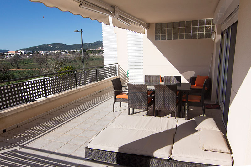 Appartement met 3 slaapkamers te koop aan de rand van de stad Ibiza