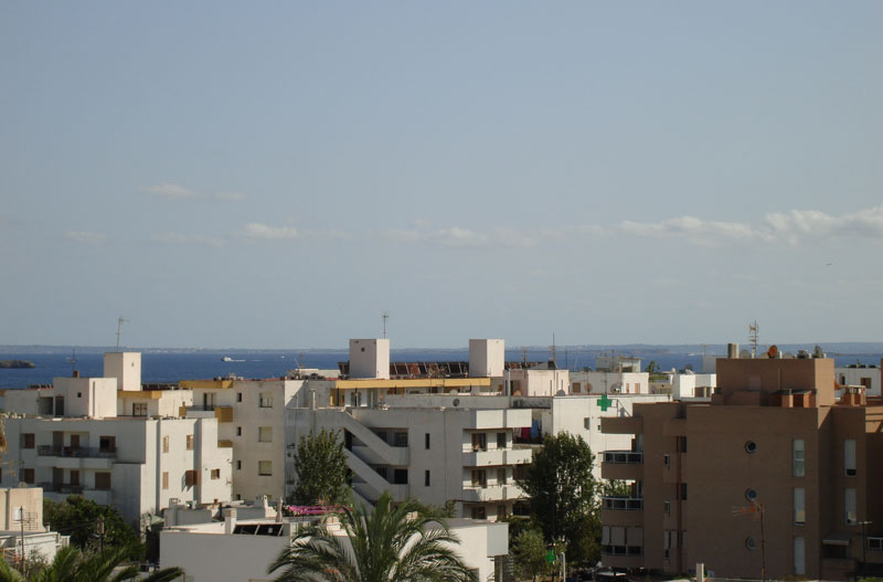 Penthouse met drie slaapkamers te koop in Ibiza