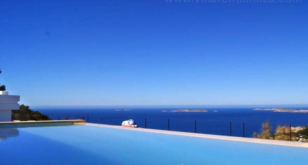Paradijselijke luxe villa in Cala Vadella te koop
