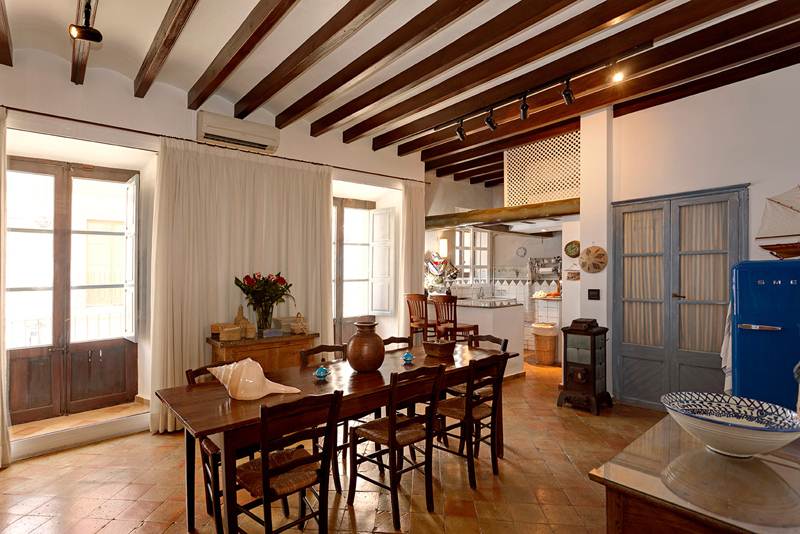 Luxe 4 slaapkamer huis in La Marina - Ibiza te koop