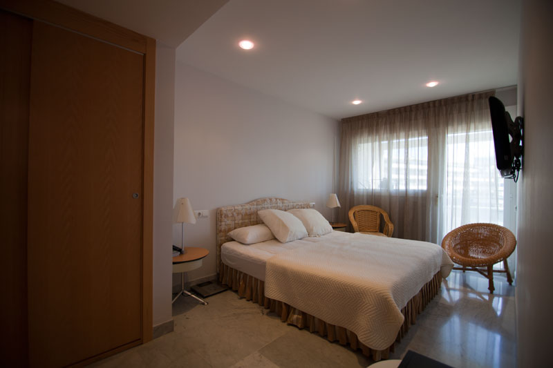 Luxe 2 slaapkamer appartement in Marina Botafoch is te koop