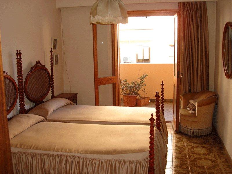 Dit fantastische 4 slaapkamer appartement te koop in het centrum van Ibiza