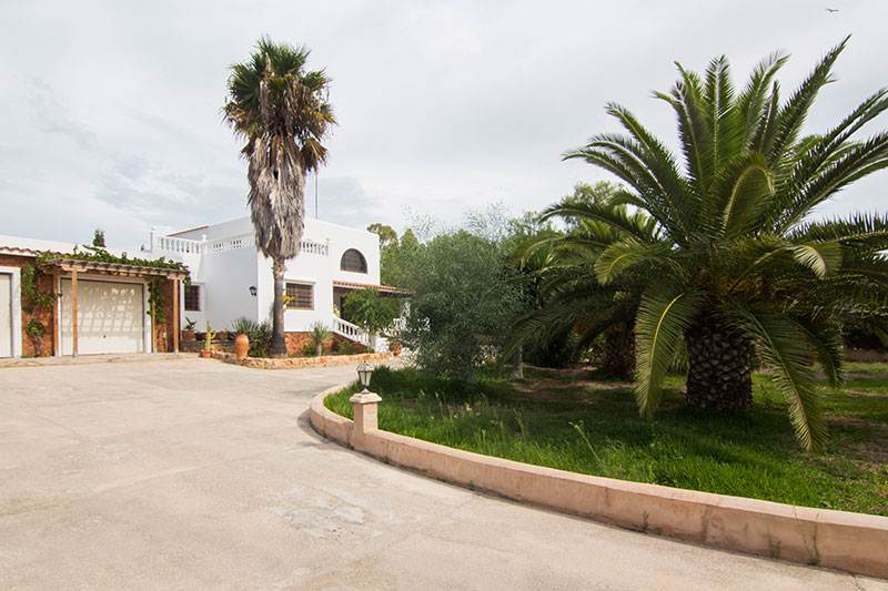 Villa in de buurt van Ibiza te koop