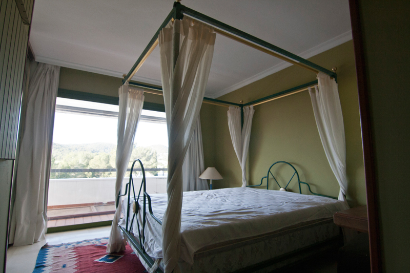 Mooi 5 slaapkamer appartement te koop in Roca Llisa