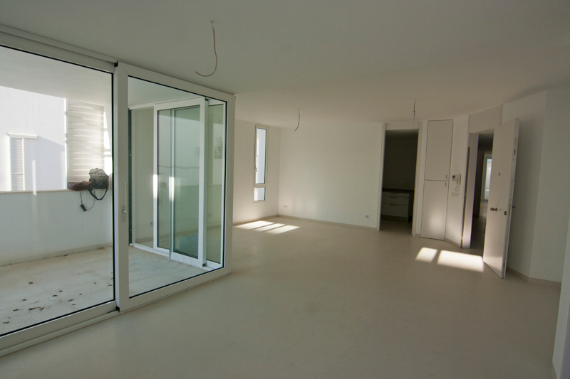 Dit mooie 2 slaapkamer appartement in Talamanca Ibiza te koop