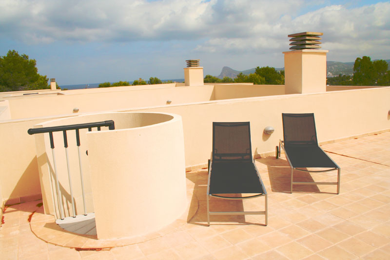 Twee slaapkamer appartement in Port des Torrent Ibiza te koop