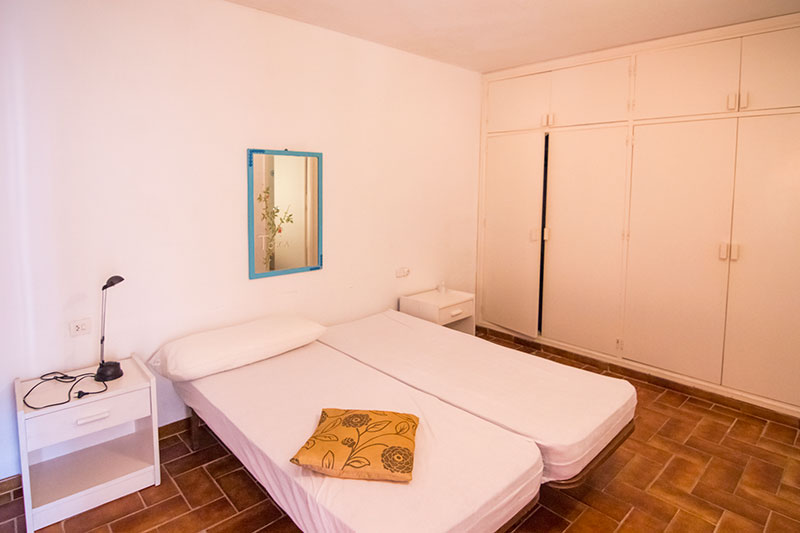Mooi appartement met twee slaapkamers te koop in Cala Tarida
