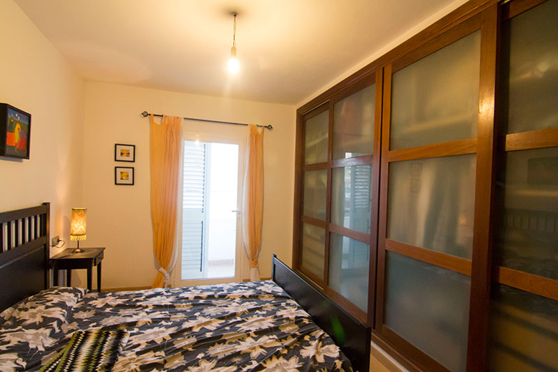 Mooi appartement met twee slaapkamers te koop in Ibiza