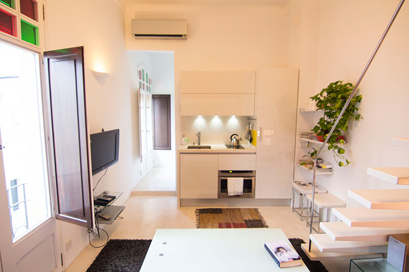 Een slaapkamer appartement te koop in La Marina in Ibiza