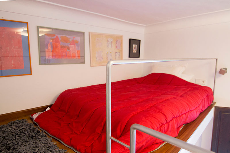 Een slaapkamer appartement te koop in La Marina in Ibiza
