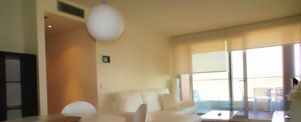 Luxe penthouse met twee slaapkamers te koop in Marina Botafoch