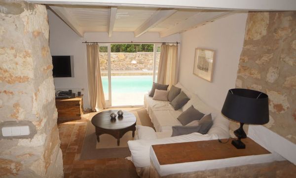 Vijf slaapkamer villa in La Acebeda Salinas te koop