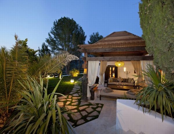 Deze prachtige villa met 9 kamers te koop in San Miguel
