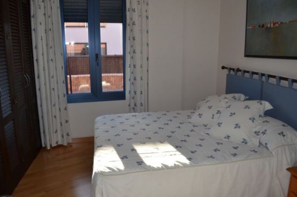 Ruim luxe appartement met drie slaapkamers in Marina Botafoch te koop