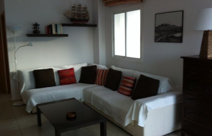 Charmant appartement met twee slaapkamers te koop in jachthaven van Ibiza