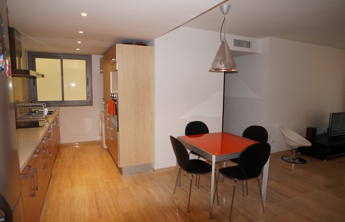 Mooi modern appartement met twee slaapkamers te koop in Marina Botafoch