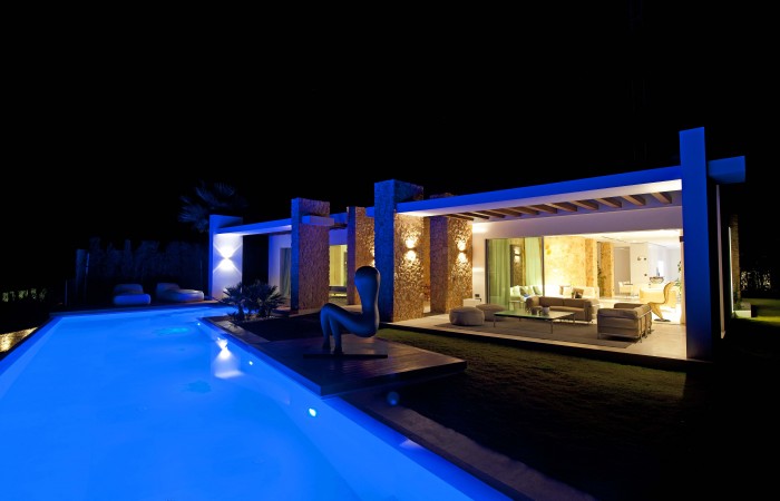 Moderne luxe villa in Cala Conta te koop
