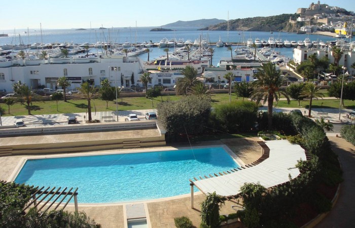 Mooi duplex penthouse te koop in jachthaven van Ibiza