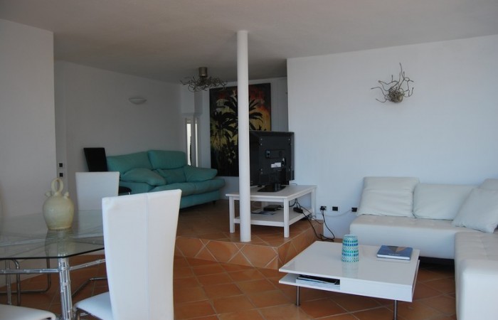 Vier slaapkamers huis te koop in de buurt van het strand in Cala Moli