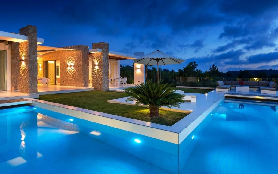 Luxe villa met 6 kamers in Cala Conta te koop