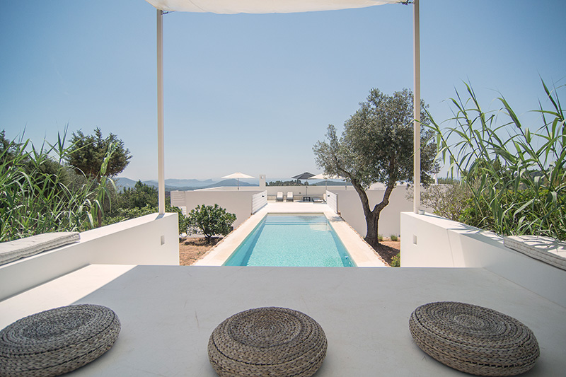 Mooie en moderne villa met uitzicht op zee met uitzicht op Porroig en Formentera