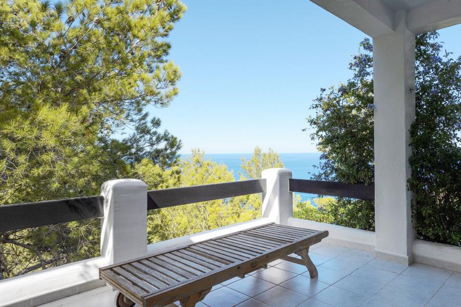Villa met prachtig uitzicht op zee in een zeer rustige en ongerepte plekken op Ibiza