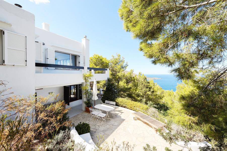 Villa met prachtig uitzicht op zee in een zeer rustige en ongerepte plekken op Ibiza