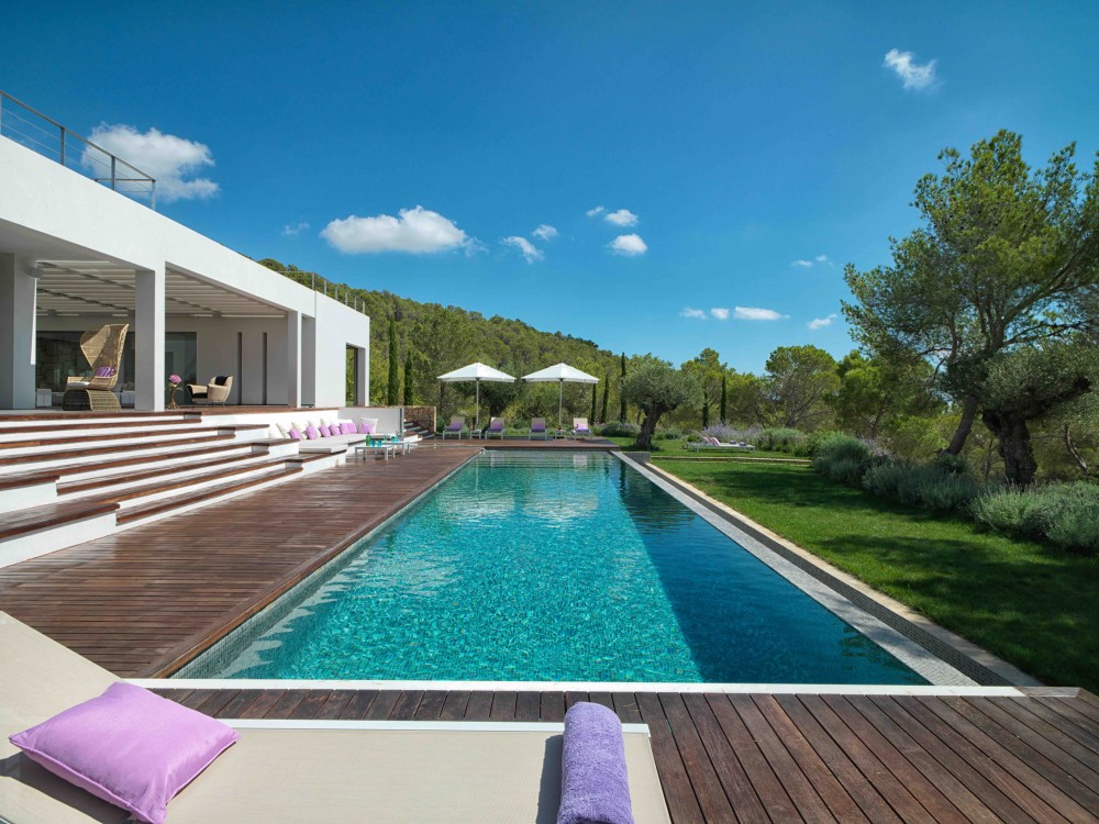 Zeer moderne villa te koop in de buurt van KM6 in Ibiza