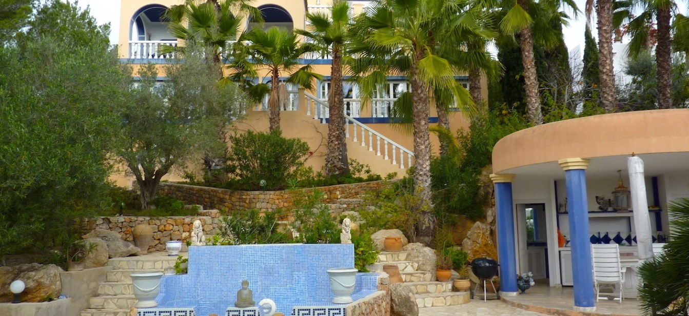 Huis met een prachtig uitzicht op zee in Santa Eulalia te koop