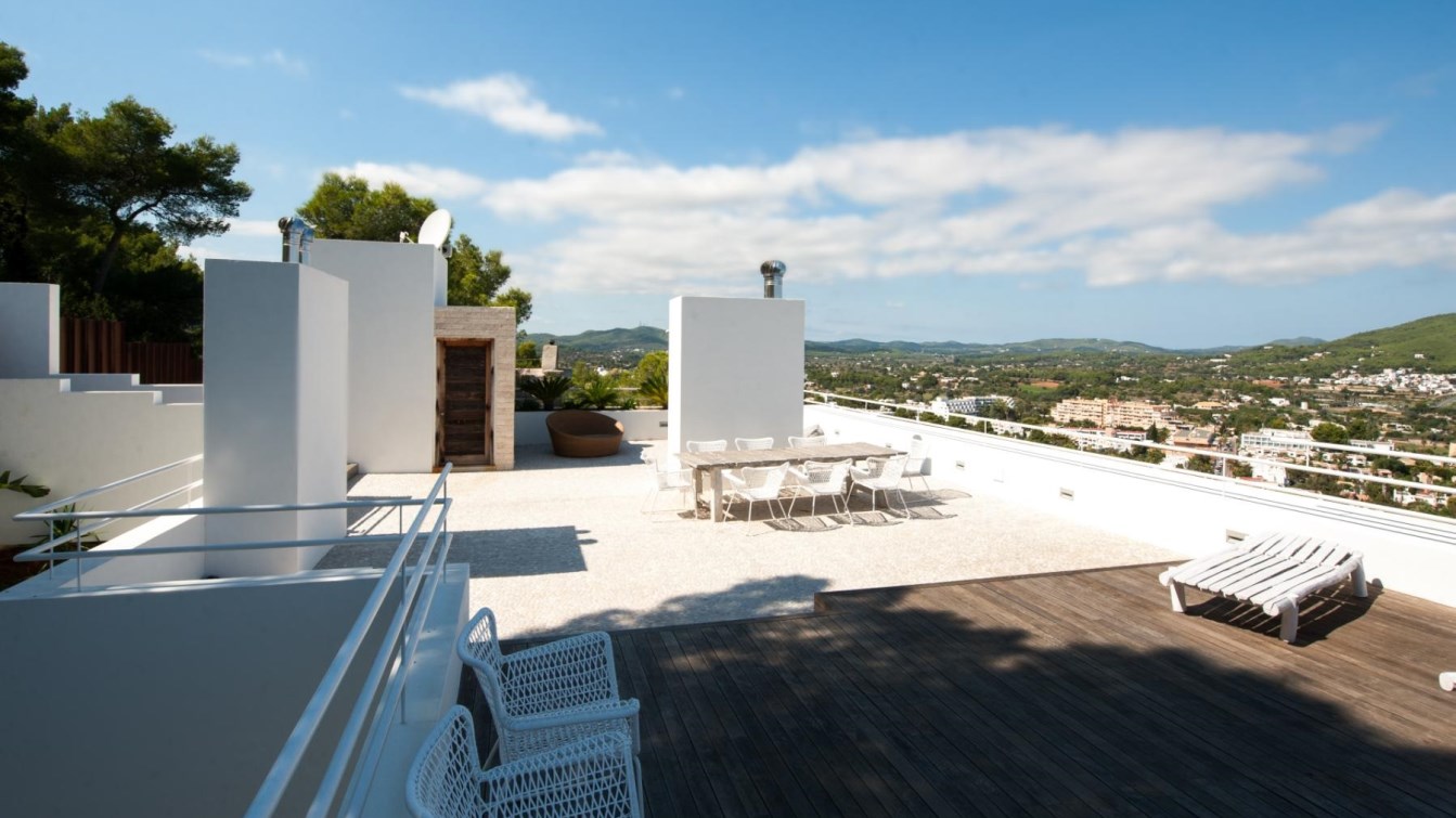 Luxe villa met prachtig uitzicht op zee en de baai van Santa Eulalia
