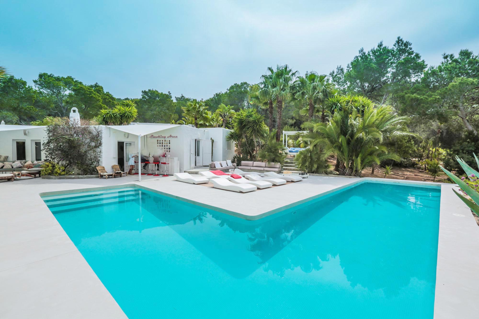 Prachtige villa in het midden van de natuur is Ibiza