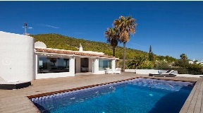 Fantastische moderne villa met 6 slaapkamers prive zwembad en zeezicht in Sa Carroca
