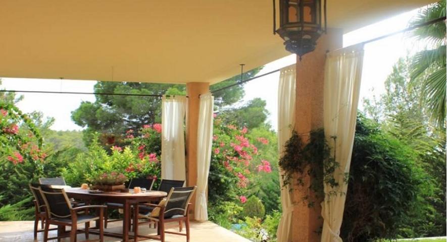 Prachtige Villa in Can Furnet met grote tuin
