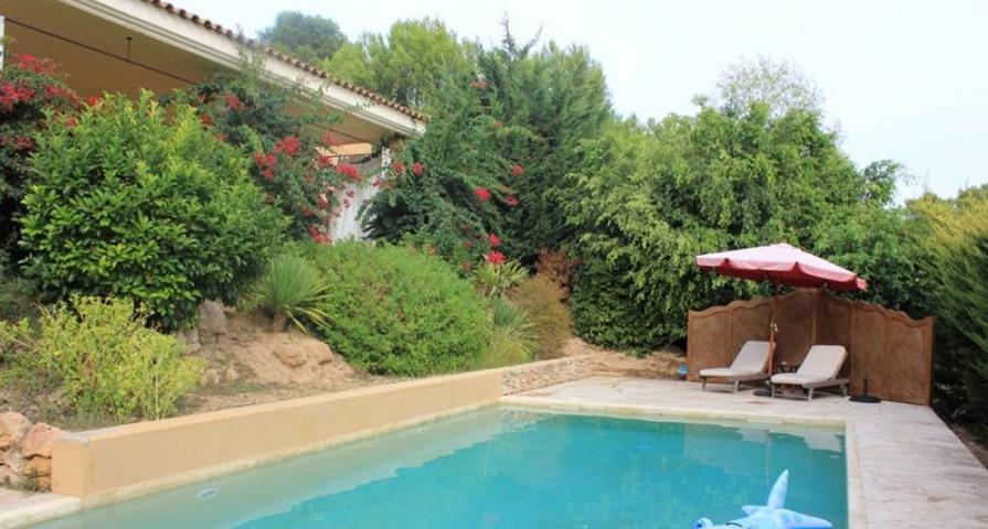 Prachtige Villa in Can Furnet met grote tuin