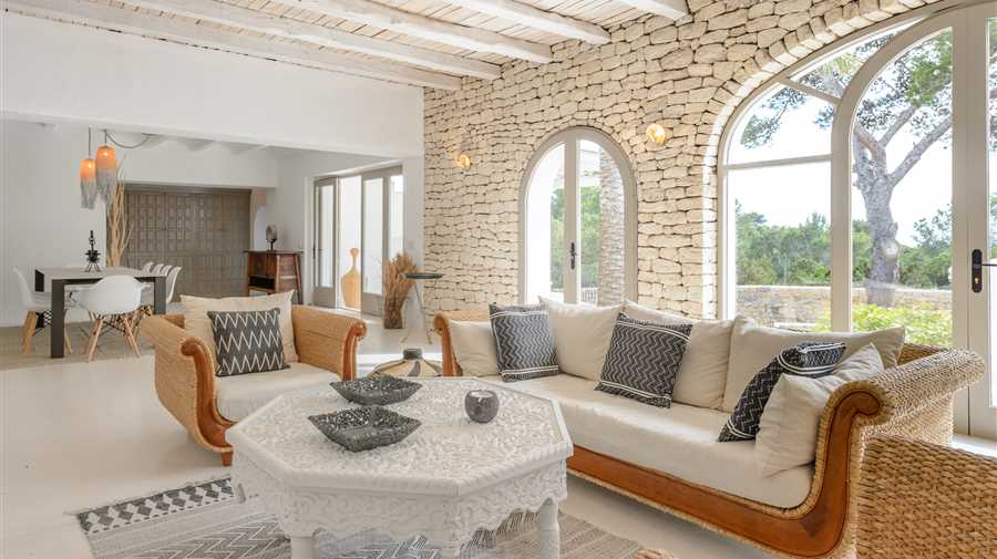 Prachtig gerenoveerde villa met uitzicht op zee in Ibiza Cala Conta