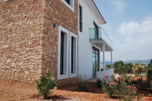 Hoogwaardig gebouwd pand dichtbij de stranden van Cala Bassa en Cala Conta
