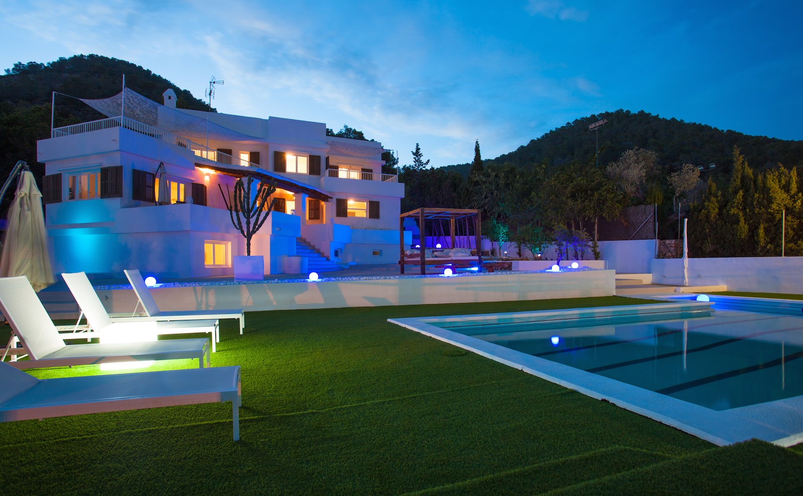 Exclusieve villa in Sa Carroca op Ibiza met prachtig uitzicht
