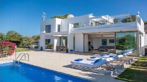 Modern Villa te koop in Roca Llisa
